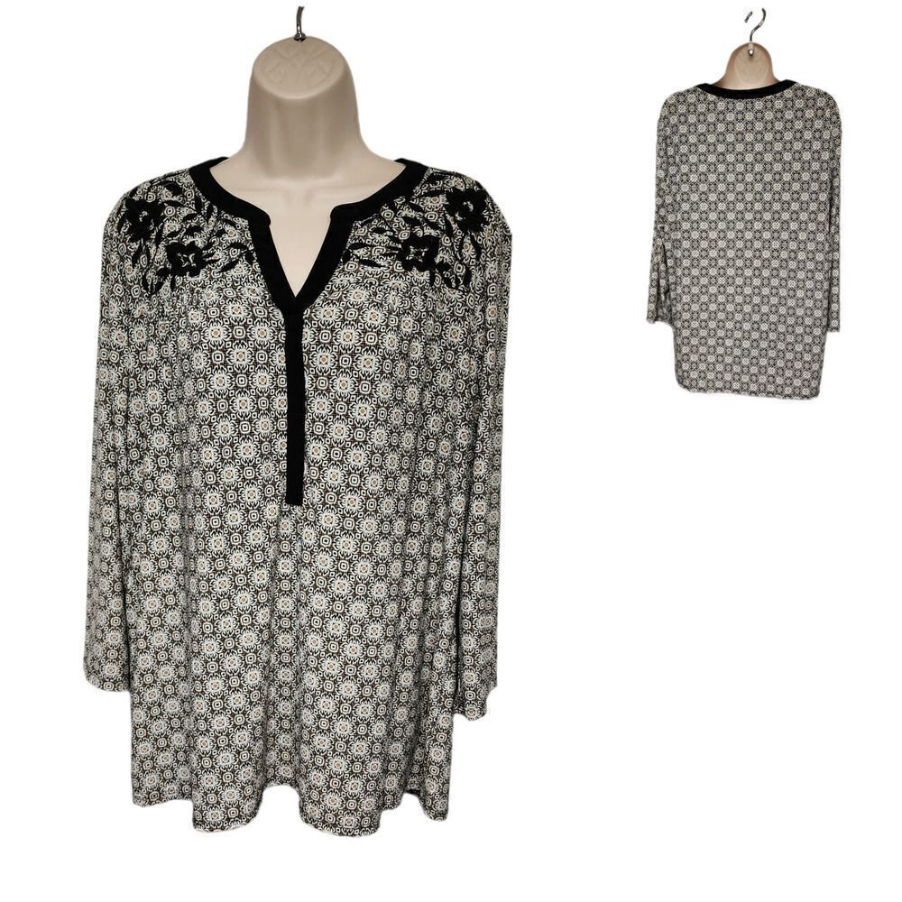 CB Stretch Embroidery Accent 3/4 Sleeve Floral Blouse Black/White Size XL